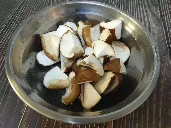 香菇油菜的做法，做法簡單，好吃又好看